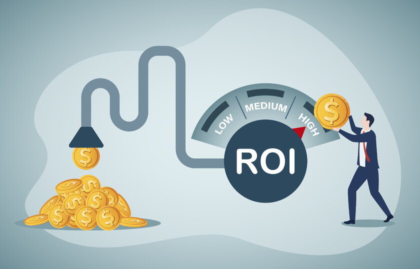 Mann gibt Dollar in ROI Maschine als Sinnbild fuer Kosten im Vergleich zur Gewinneffizienz. 